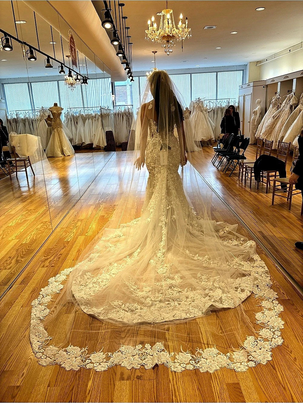 Lace Floral Wedding Dress and gown - Picture 3 of 3